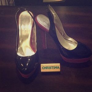 🏆HP🏆 ShoeDazzle Black and Burgundy Heels